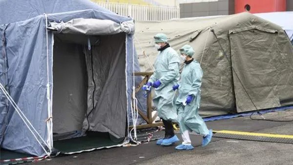 美国疫情死亡人数超过15万，为什么美国人好像无所谓？