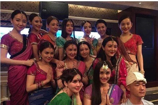 你知道李小璐的闺蜜团中还有个姜妍吗？