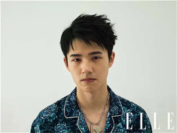 刘昊然家庭背景惊人父母是做什么的 刘昊然有个亲生姐姐照片曝光