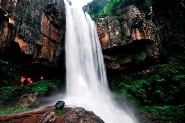 中华第一瀑是哪一座?在什么地方?落差有多少米?