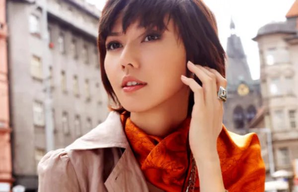 孙燕姿“天黑黑”里的天黑黑，欲落雨是什么地方方言？