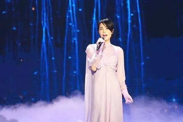 王菲与谢霆锋现在怎么样了？女人如何才能像王菲一样永远有人爱？