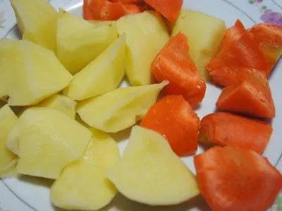 红烧鸡块土豆怎么烧好吃又嫩