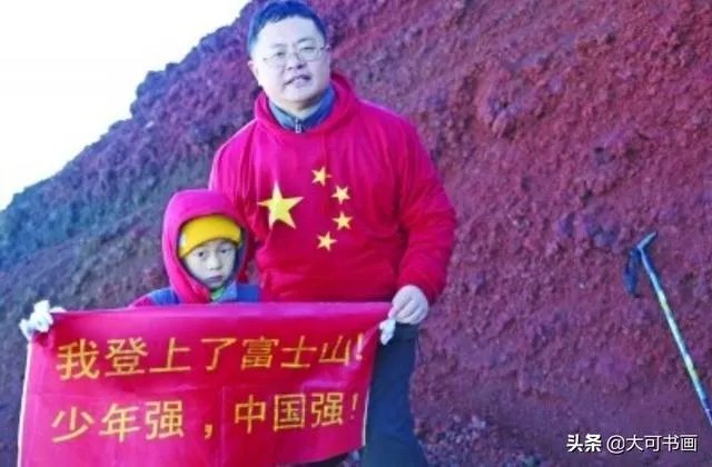 如何看待裸跑弟何宜德11岁大学毕业以及鹰爸教育？