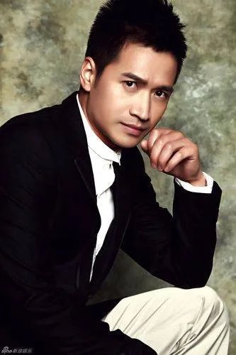 请问有何晟铭的《别问我是谁》mp3吗，很喜欢这首歌！