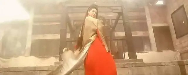 东方不败的师傅是谁 东方不败在小说中是怎样的