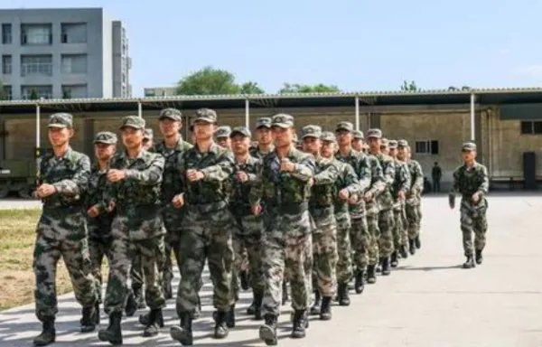 军校不放假吗？