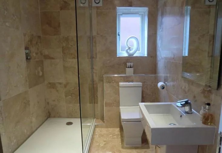 卫生间玻璃隔断高度多少合适