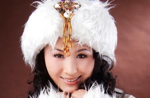 乌兰托娅多大了？简介怎么没有啊？