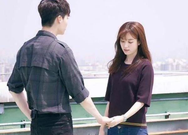 w两个世界结局是什么