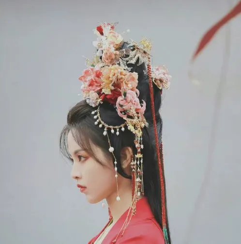 杨超越新剧《七时吉祥》正式开机，现场路透曝光，大家期待吗？