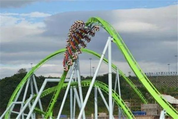 过山车故障把游客悬在半空，还有哪些游乐场发生过类似情况？