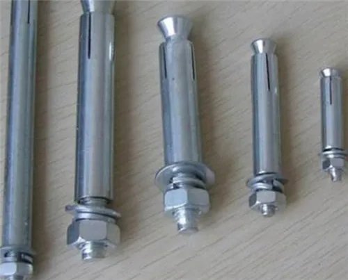 如何取出墙内塑料膨胀螺丝