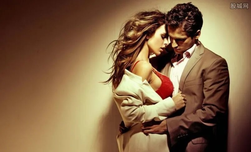 目睹亲妈红杏出墙怎么办 妈妈出轨该不该告诉爸爸？