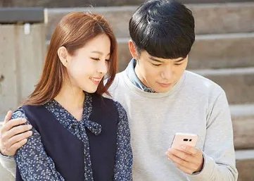 没有为爱情哭过的人都是“冷血”的吗？你如何看待情感淡漠的人？