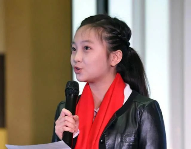 林妙可无缘北电又落选中央音乐学院，为什么说她连续落榜却因祸得福？