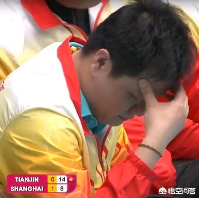 决赛第六场，对于上海女排主教练王之腾的换人问题你怎么看？