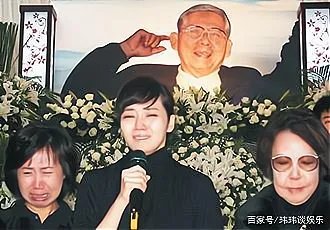 “侯佩岑道歉”被骂，她母亲林月云，当年到底做了什么？