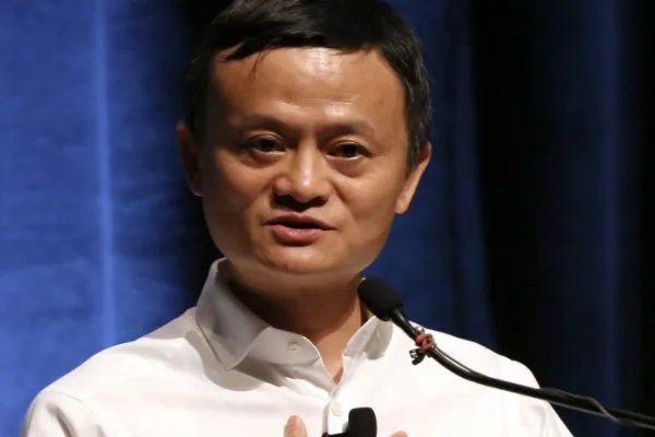 马云家族蝉联首富，我国还有那些排在福布斯榜前列的富豪？