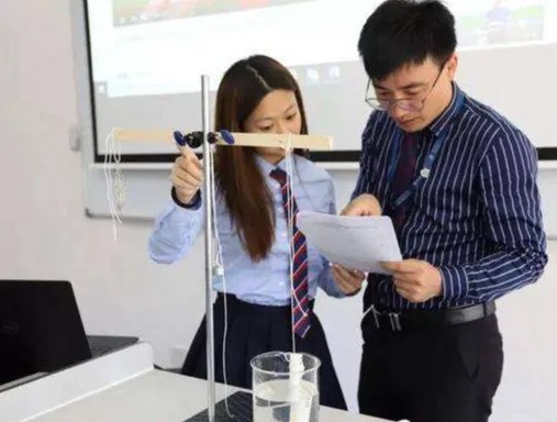 辱骂初一女生的教师是否值得原谅？