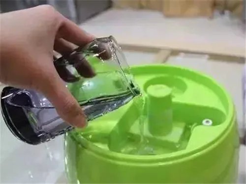 美的加湿器怎么用