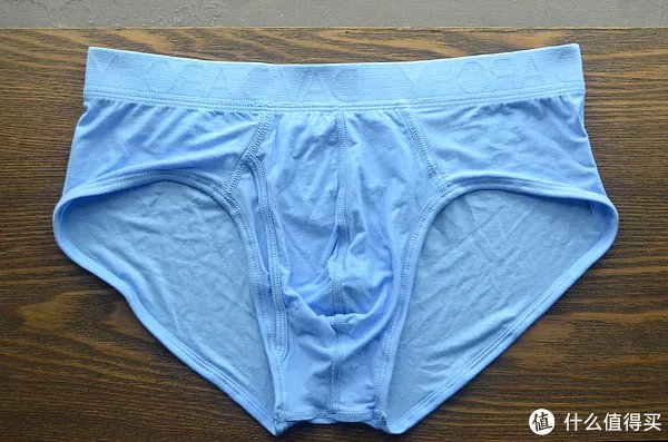 30-100元男士内裤系列测评 篇四：三角内裤测评 舒雅、优衣库、DA、蕉内、螃蟹秘密5款