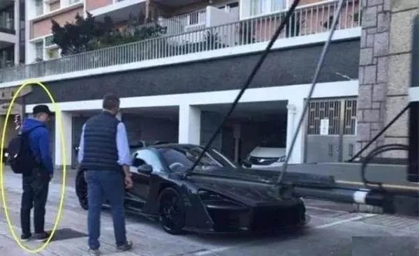 郭富城又入库天价跑车，怀二胎不久的方媛在二楼偷看，为什么？