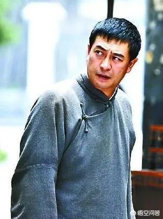 张嘉译走路自己知道吗