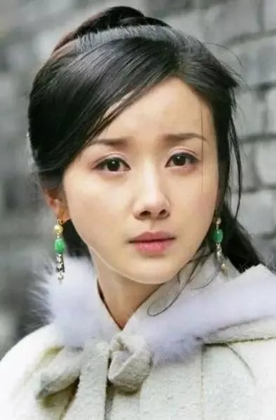 哪些女明星本来很好看却要整容，还越整越丑？