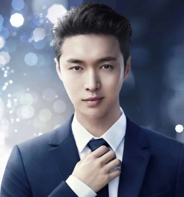 将要重蹈周立波覆辙时，黄渤如何拉张艺兴一把？