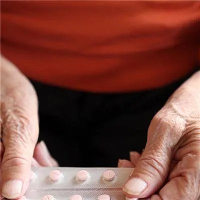 肚脐眼左侧疼是怎么回事