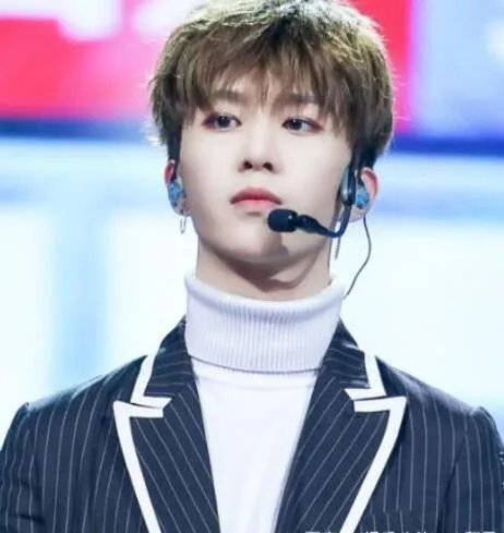 蔡徐坤八卦：蔡徐坤家庭背景曝光，蔡徐坤女朋友是谁？