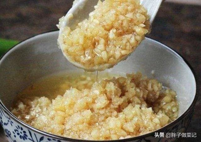 蒜蓉酱为什么是绿的