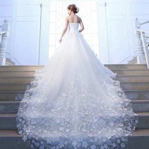 梦见自己穿婚纱是什么意思  梦见婚纱的相关梦境寓意