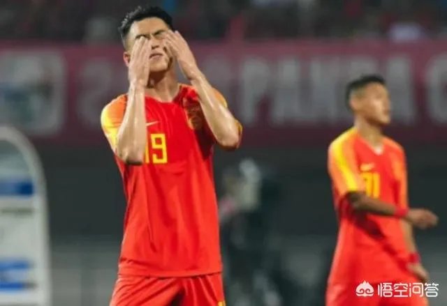完全看不到希望！国青队0:2负于苦主泰国队！国足到底问题出在哪？