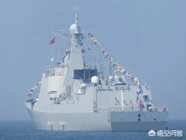 辽宁舰排水量6万多吨，055大驱才1万多吨，为何速度都是30节？