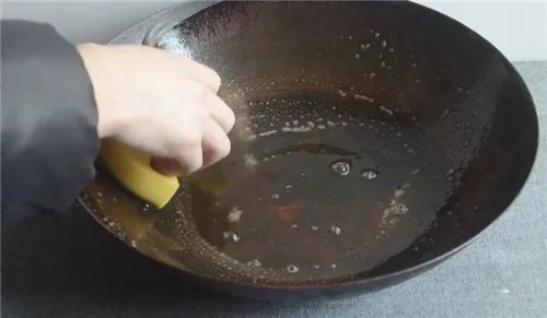 铁锅生锈怎么处理干净