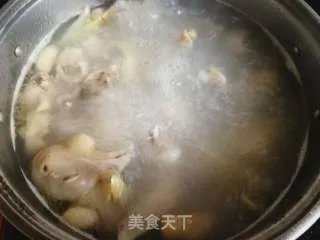 香菇炖鸡汤