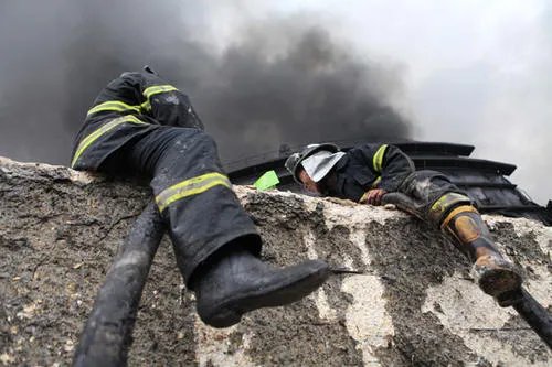 大连一燃气管道发生泄漏导致爆炸,是否造成人员伤亡?