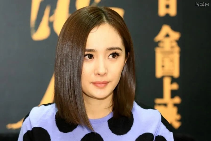 杨幂胸多大？性感女神杨幂真实胸围大曝光