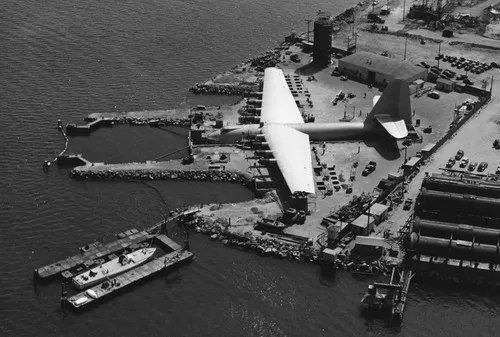 “钢铁侠”制造的休斯H-4最大的水上飞机