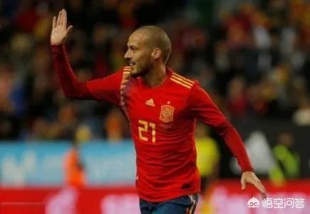 席尔瓦去年因儿子早产缺席多场比赛，现退出国家队欲全力回报曼城，你怎么看？