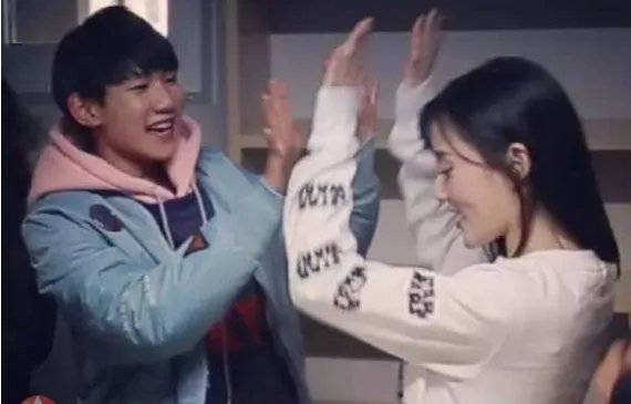 李小璐为什么对王源那么好？