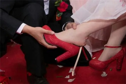 结婚新娘脚落地了怎么办 结婚新娘脚为什么不能着地