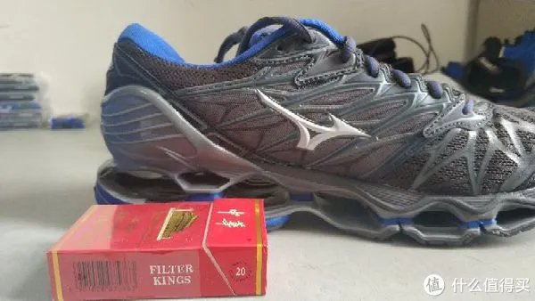 美津浓预言7,蜜糖/砒霜的代表作,跑鞋评测及大体重跑步的心得谏言