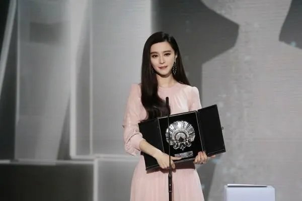 范冰冰新片《她杀》预告片曝光,会是她复出的前奏吗?