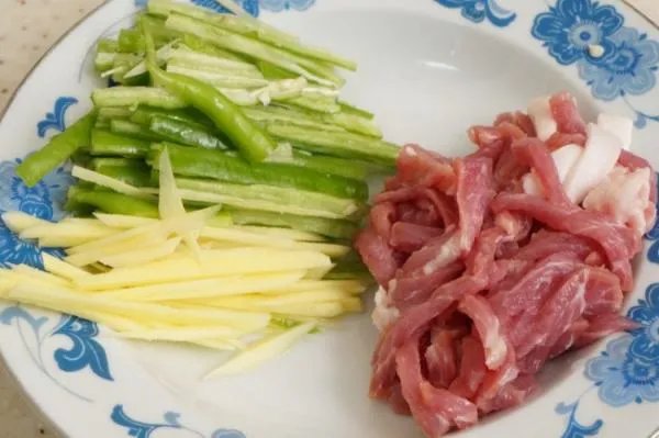 炒鱿鱼的家常做法是什么？