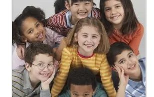 英雄联盟是什么时候公测的啊