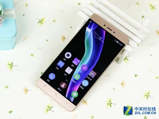 一体化闪耀金属机身 耀金版金立S6图赏