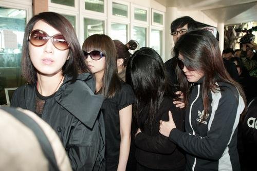 周渝民跟许玮伦是设么关系？